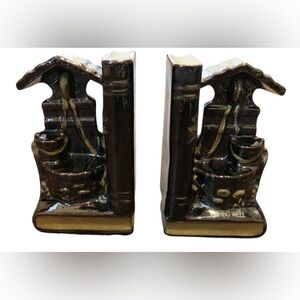 Vintage Ceramic Pottery Asian Wishing Well Bookends Set